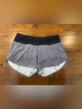 Lululemon women’s gray and black athletic shorts size 6